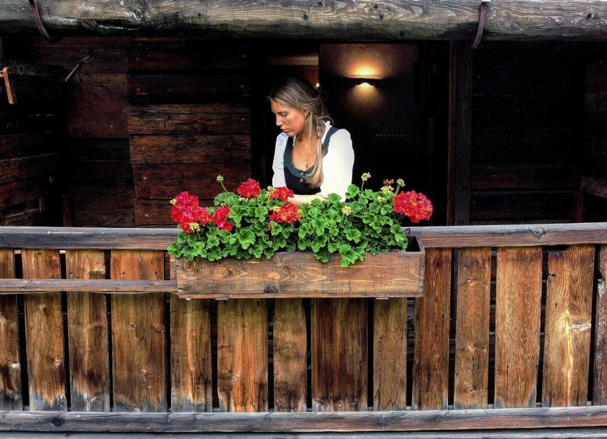 Chalet Svizzero Courmayeur Exterior foto